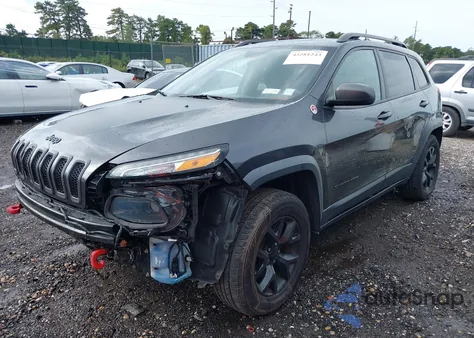 2016 Jeep Cherokee Trailhawk z USA, uszkodzony, nr VIN 1C4PJMBS3GW201884